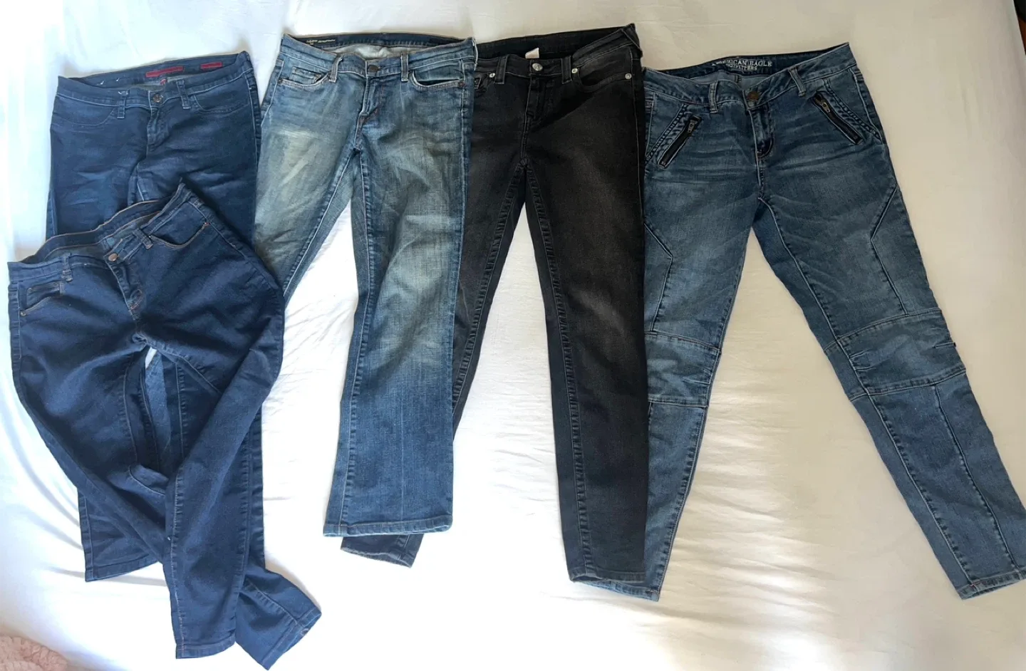 Bundle of 9 Women’s pants True Religion, Citizens of Humanity.. image indicator(4)