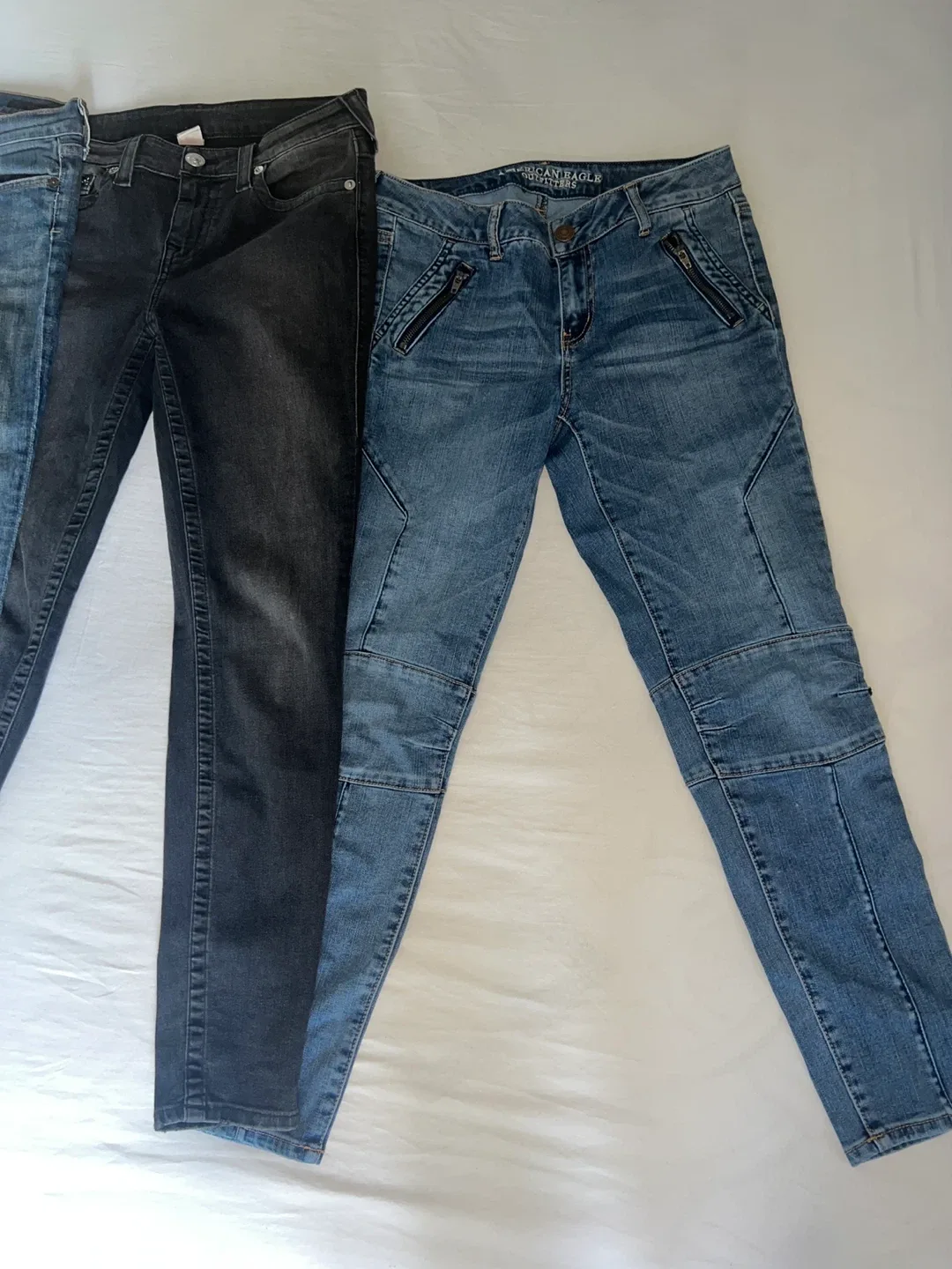 Bundle of 9 Women’s pants True Religion, Citizens of Humanity.. image indicator(6)