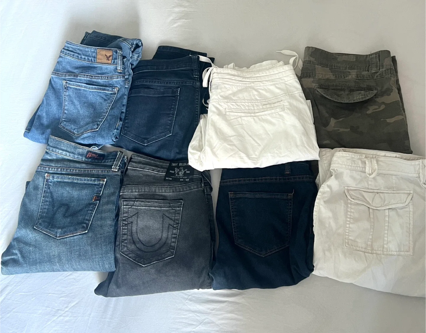 Bundle of 9 Women’s pants True Religion, Citizens of Humanity.. image indicator(3)