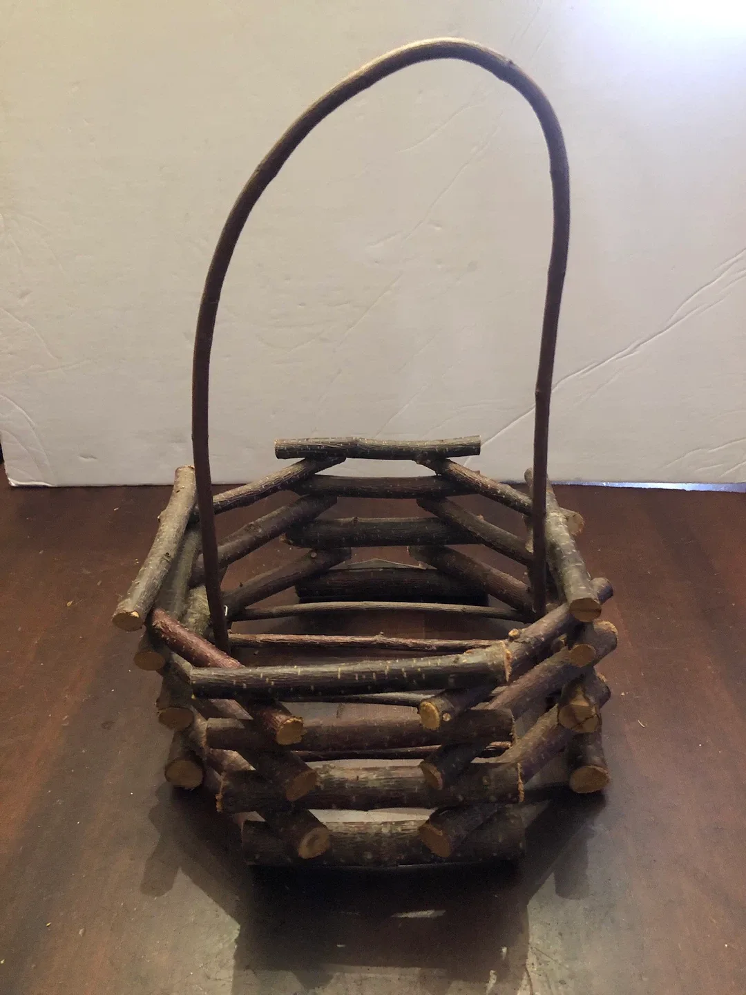 Willow Twig Basket. thumbnail