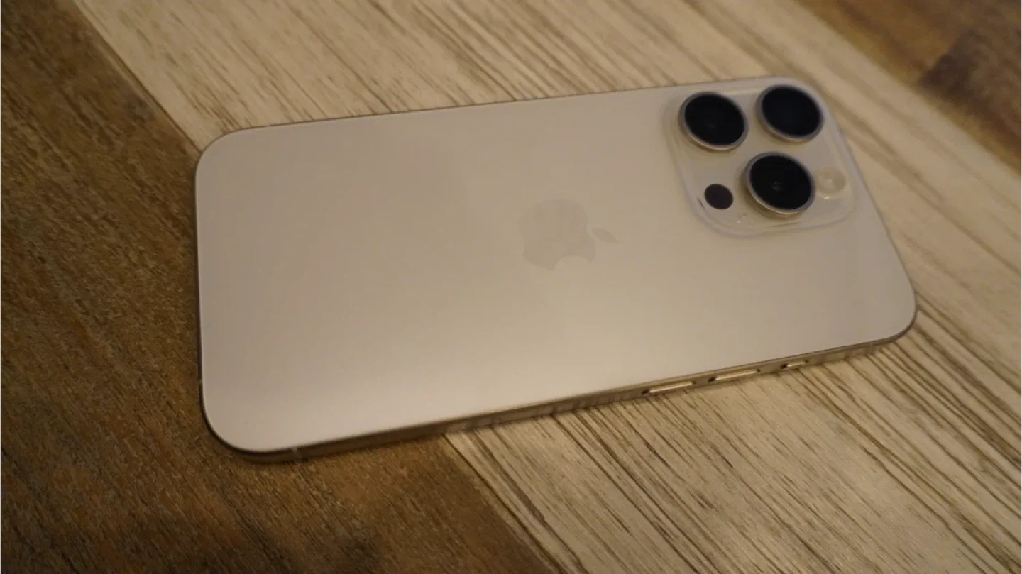 iPhone 15 Pro 1TB - Excellent Condition image indicator(2)