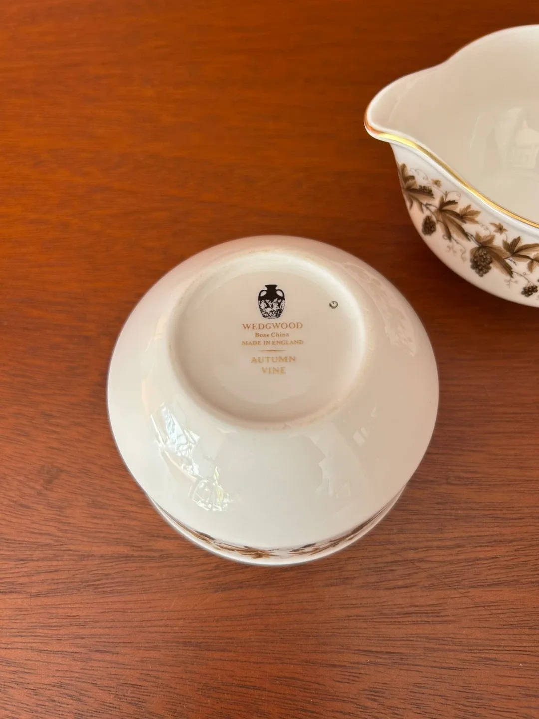 Wedgwood Autumn Vine Creamer and Sugar Bowl Set image indicator(3)