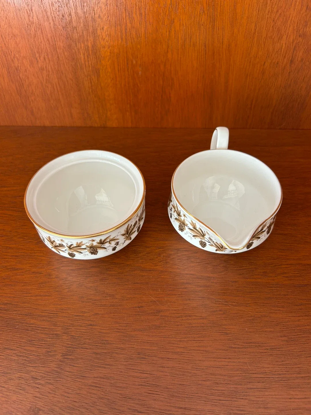 Wedgwood Autumn Vine Creamer and Sugar Bowl Set image indicator(2)