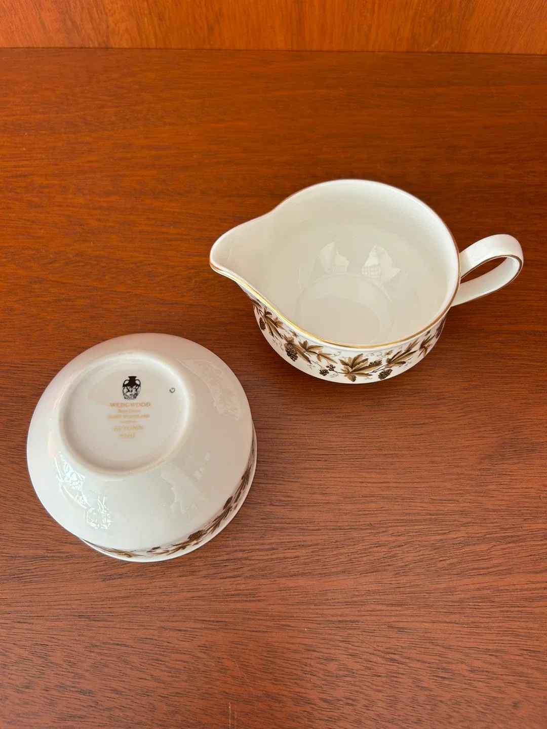 Wedgwood Autumn Vine Creamer and Sugar Bowl Set image indicator(4)
