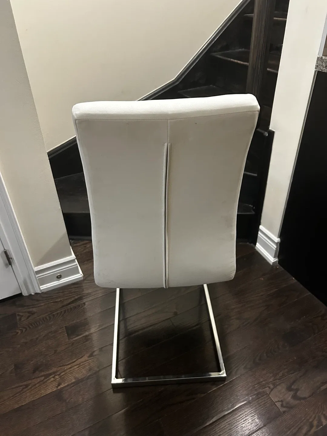 Set of 4 White Dining Chairs image indicator(3)