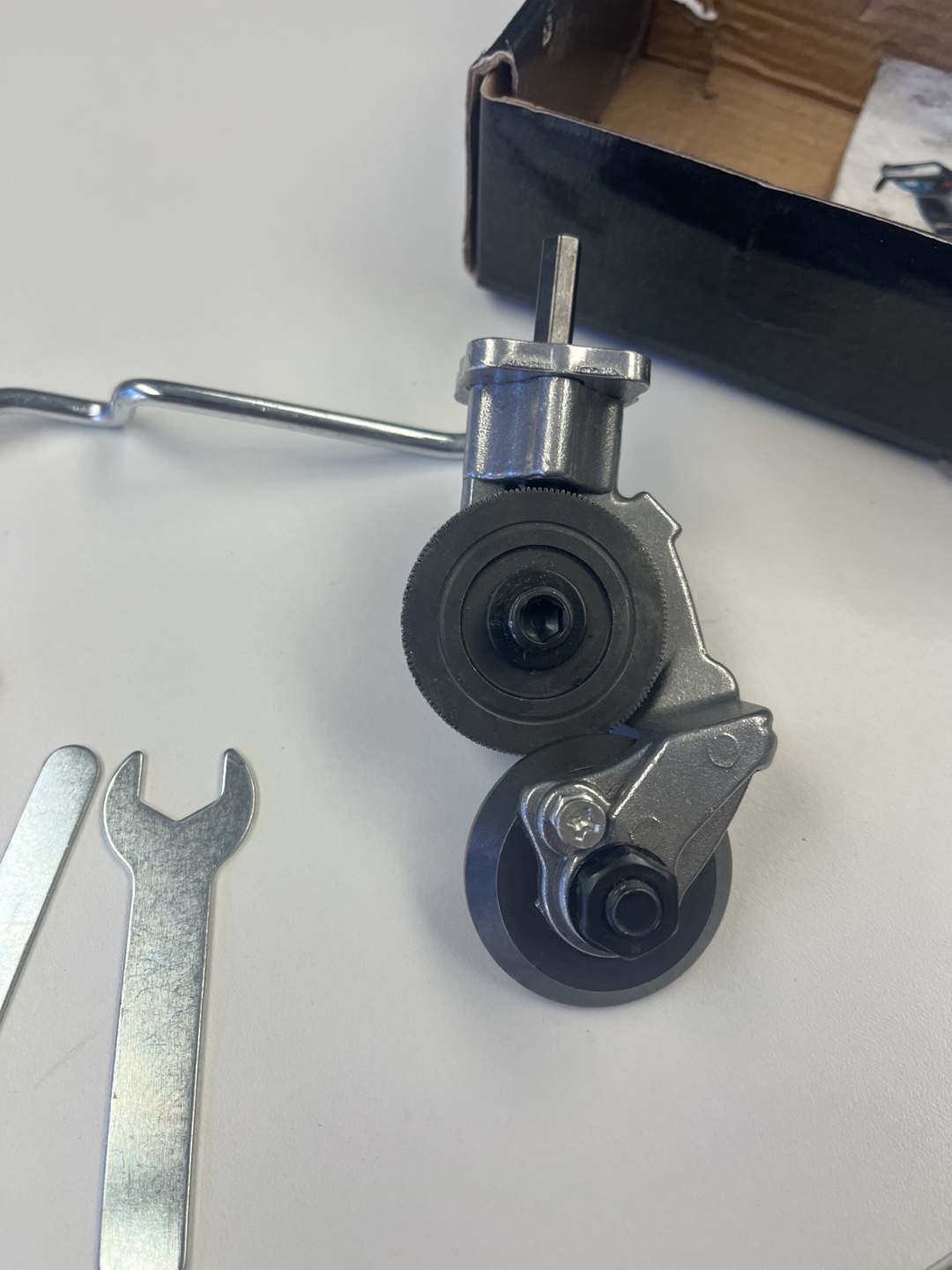 Sewing Machine Roller Hem Presser Foot Set - photo 4