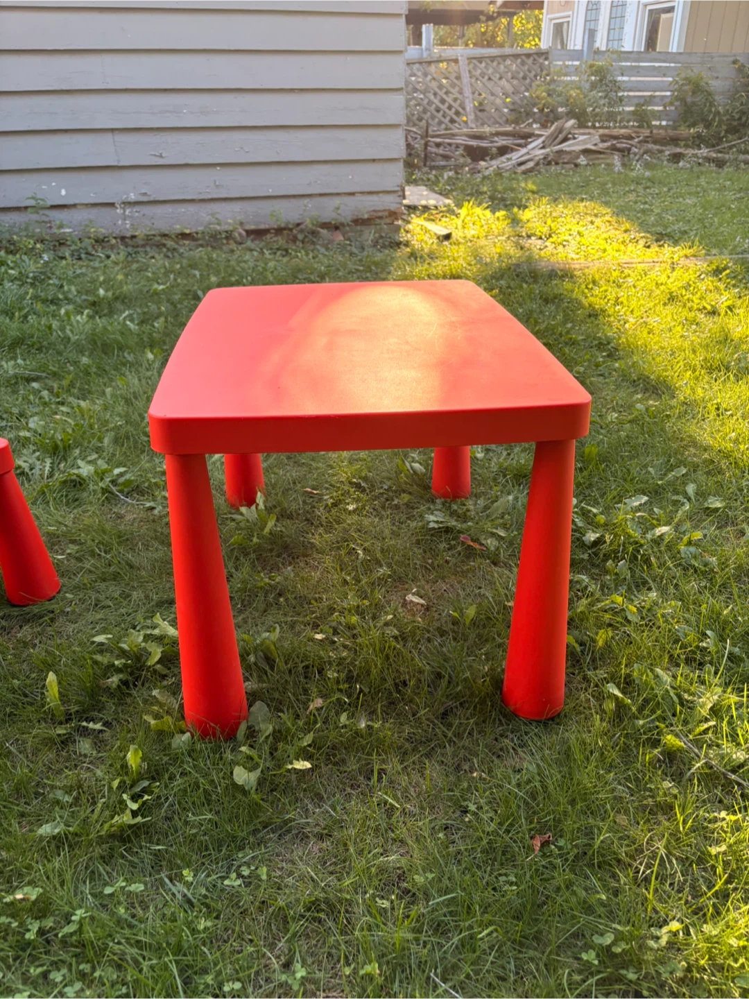Kids Table and chair - photo 3