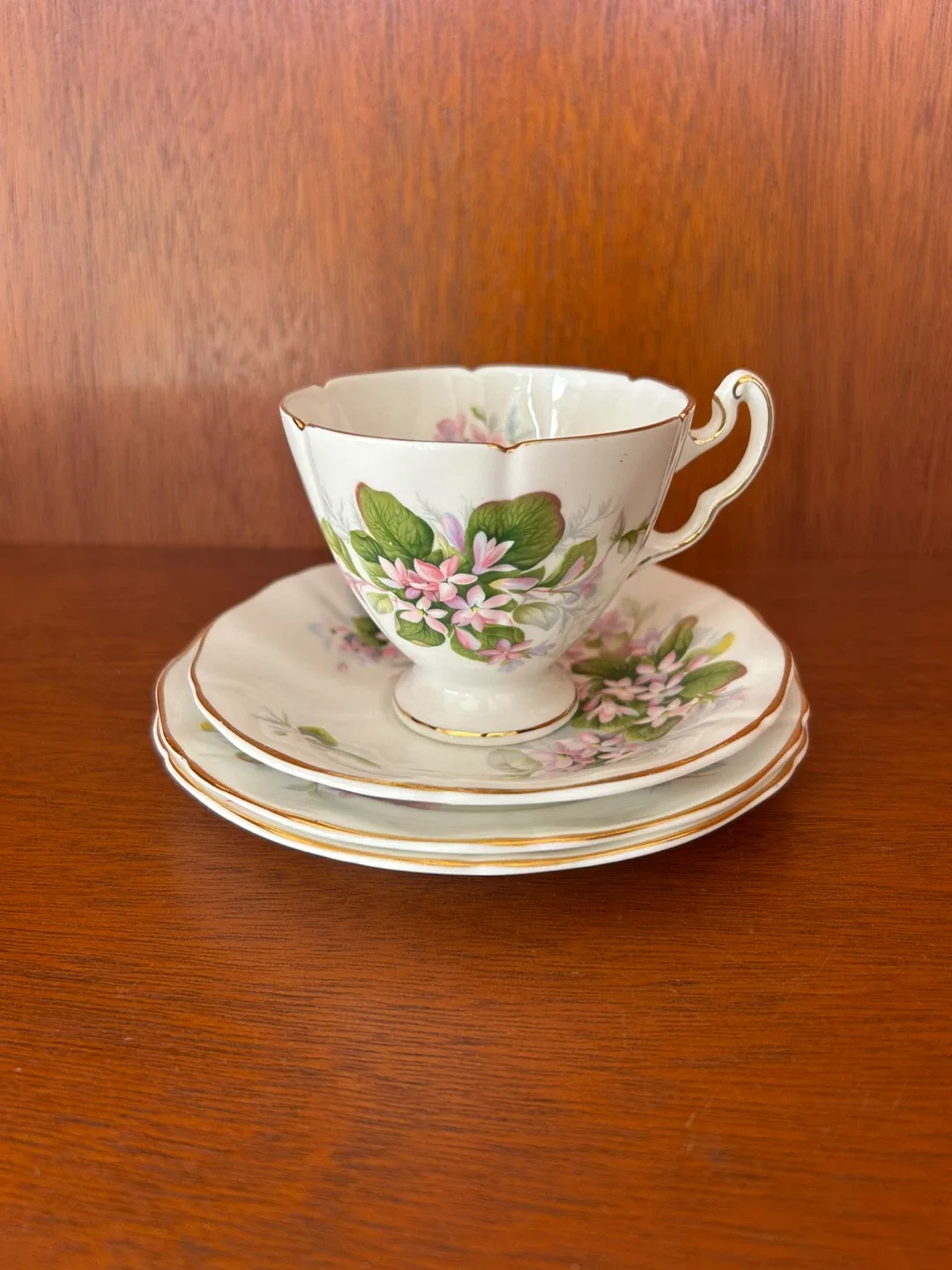 Floral Tea Cup and Saucer Set image indicator(4)
