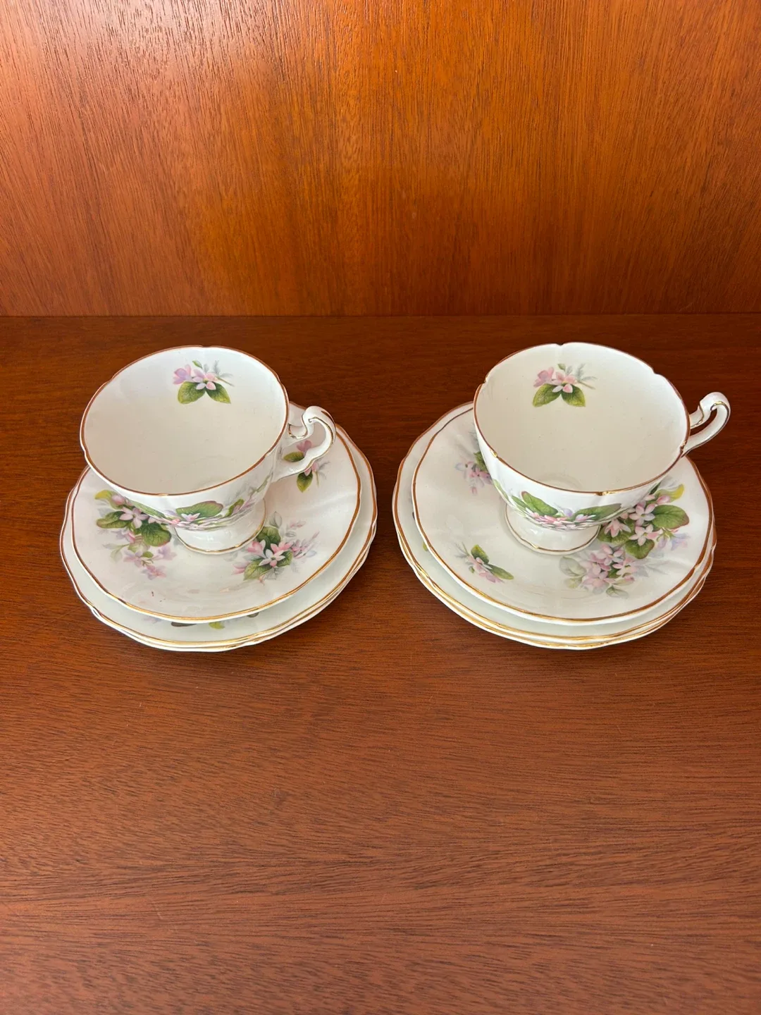 Floral Tea Cup and Saucer Set image indicator(3)