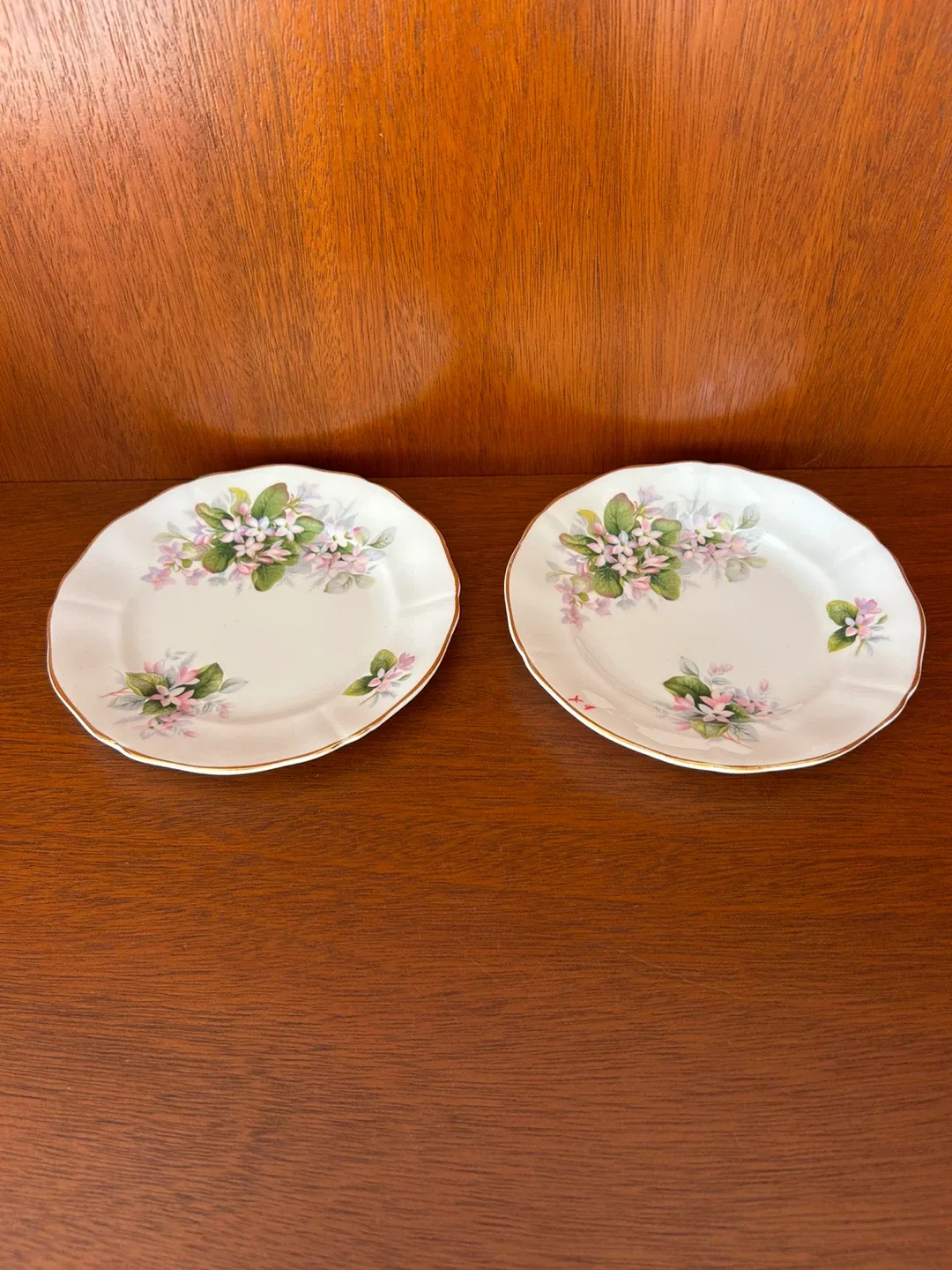 Floral Tea Cup and Saucer Set image indicator(8)