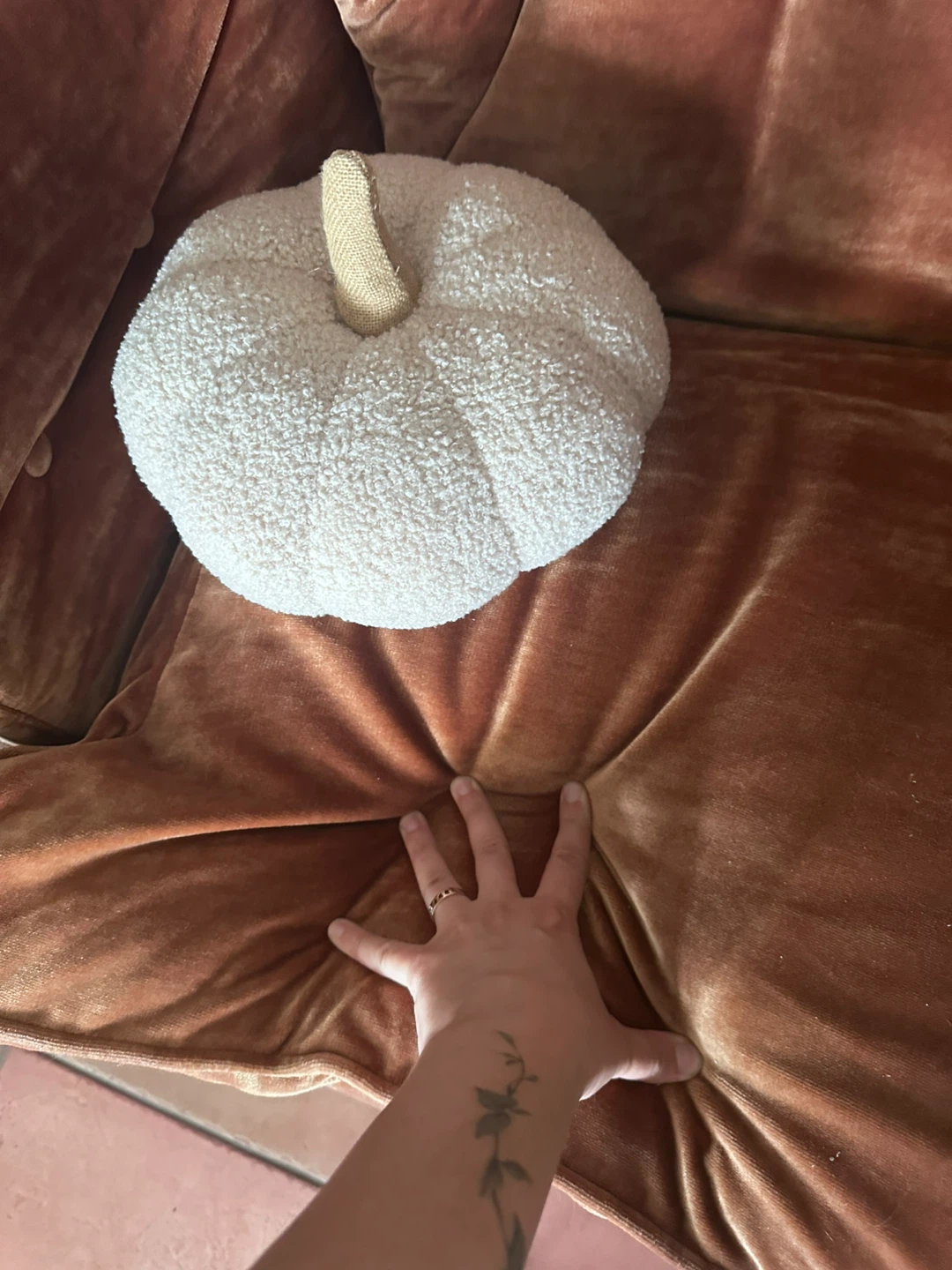 velvet brown arm chair and Pumpkin Pillow - photo 5