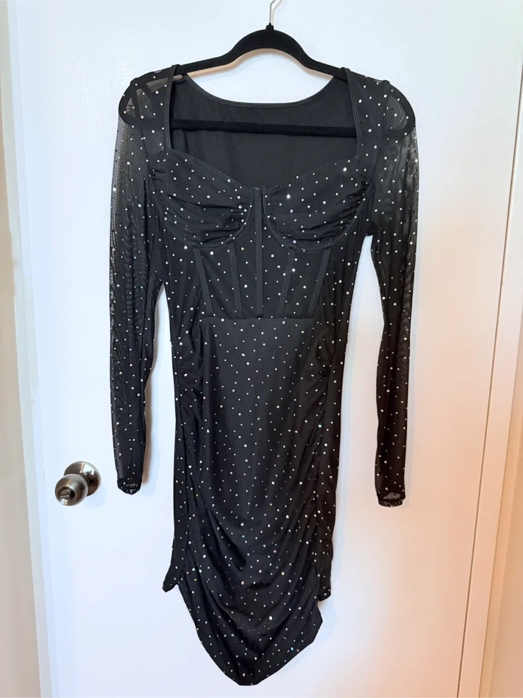 Beautiful dresses-Like New image indicator(7)