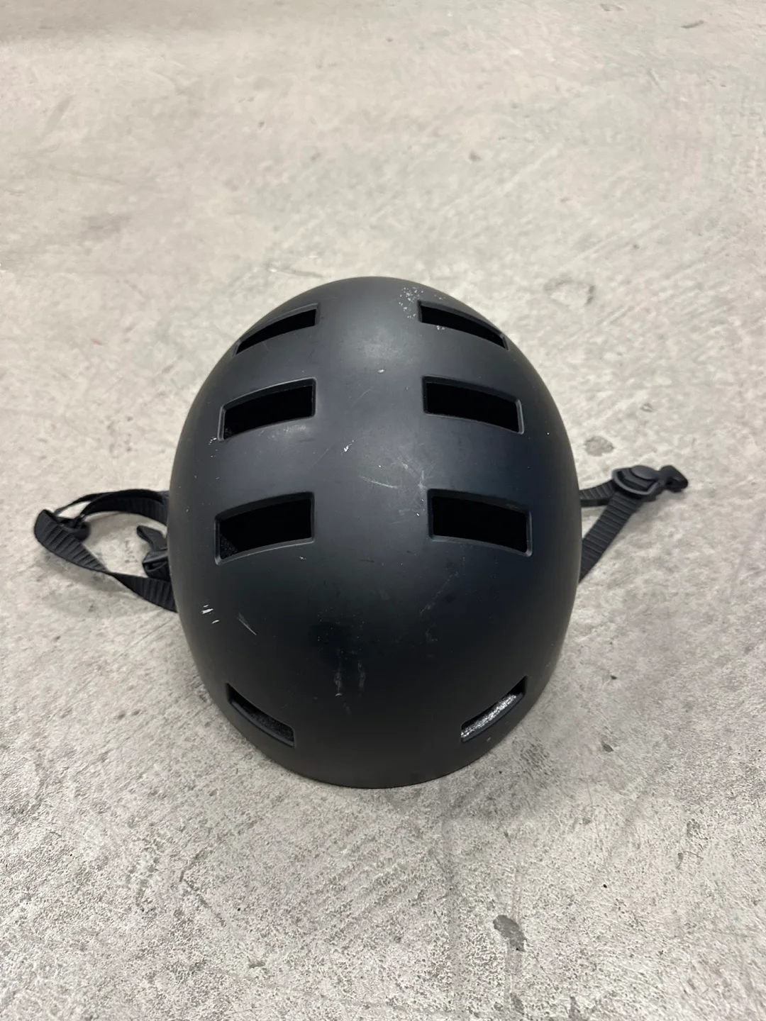 Cycles Black Helmet - Size L thumbnail