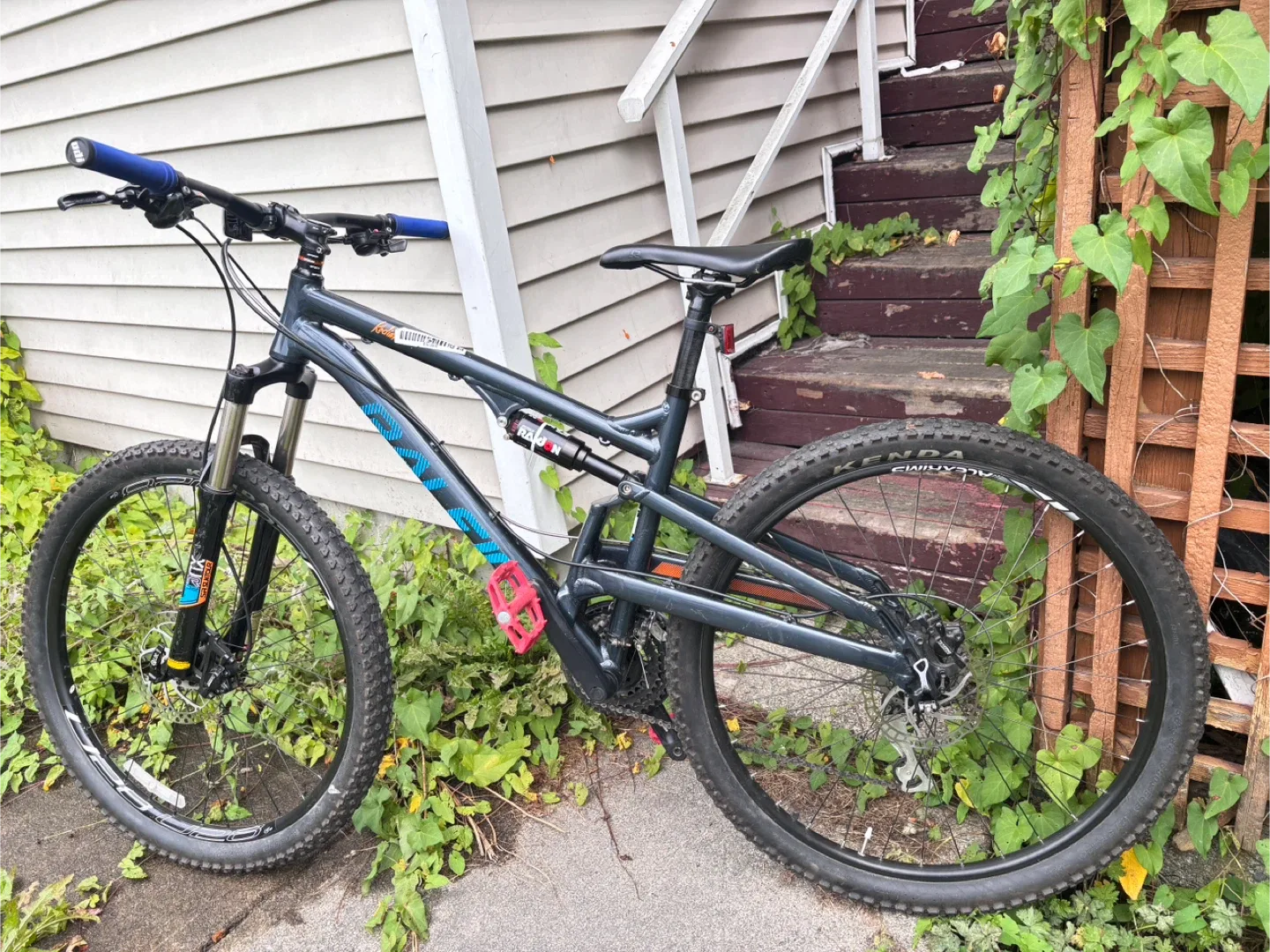 Raleigh Kodiak 1 Full Suspension Mountain Bike thumbnail