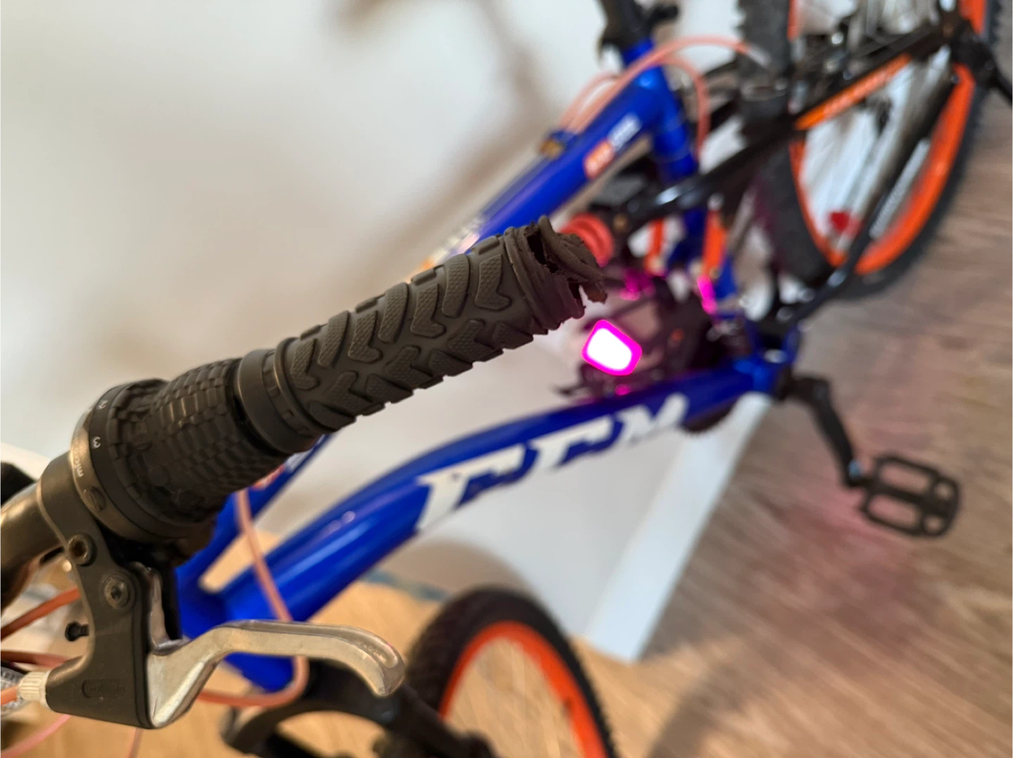 CCM Savage Mountain Bike - Blue & Orange - photo 2