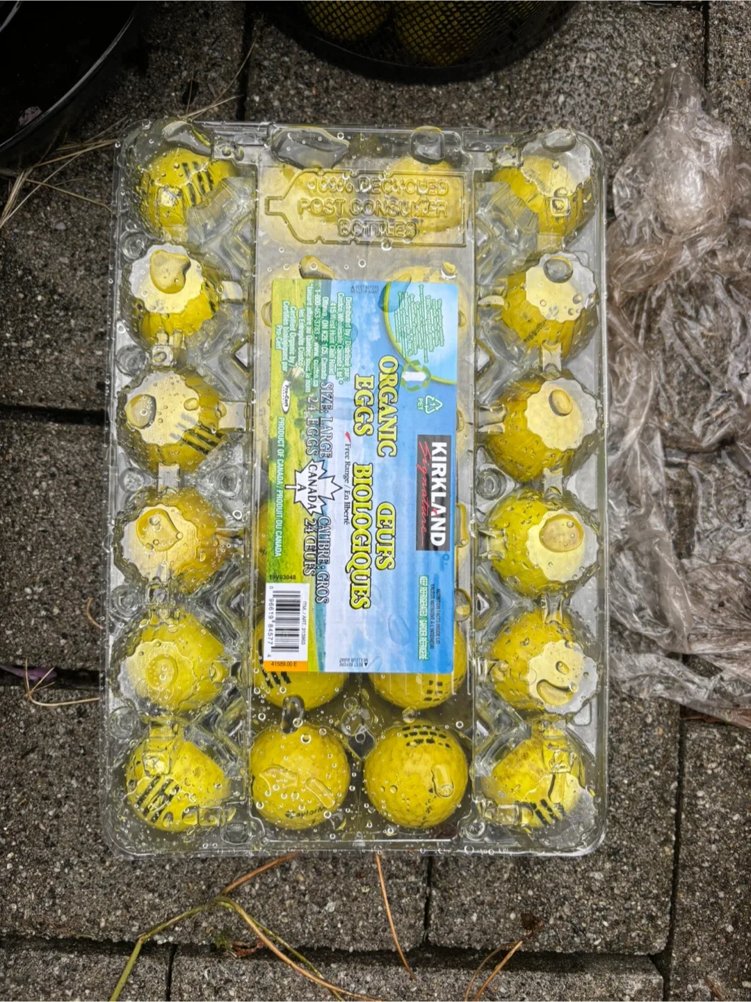 2 dozen TaylorMade Yellow Golf Balls image indicator(2)