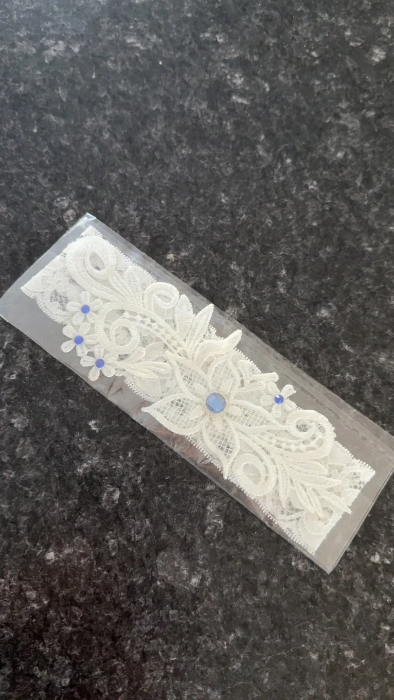 White Floral Lace Garter - New image indicator(2)