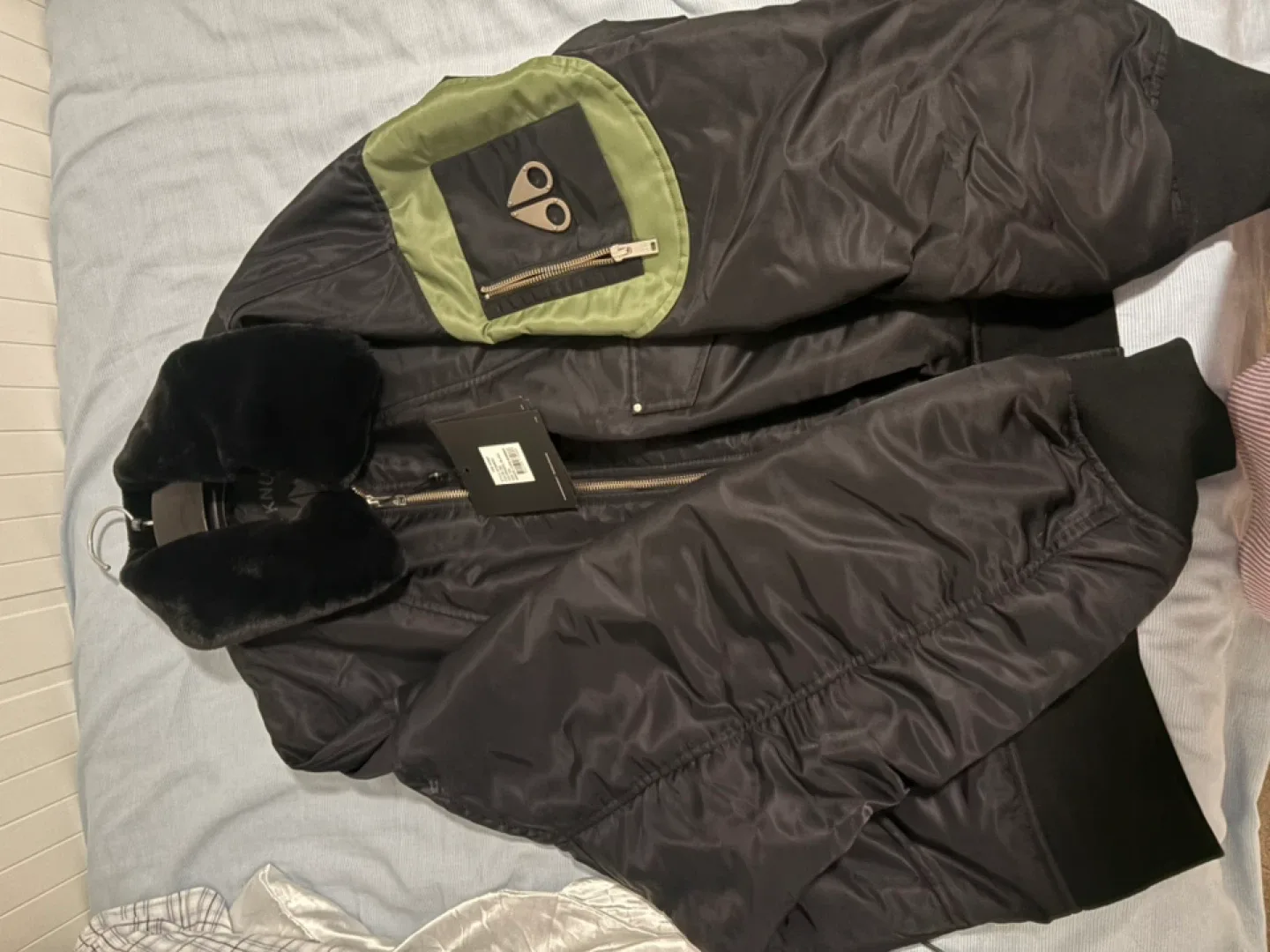 Moose Knuckles Bomber Jacket - Black image indicator(2)