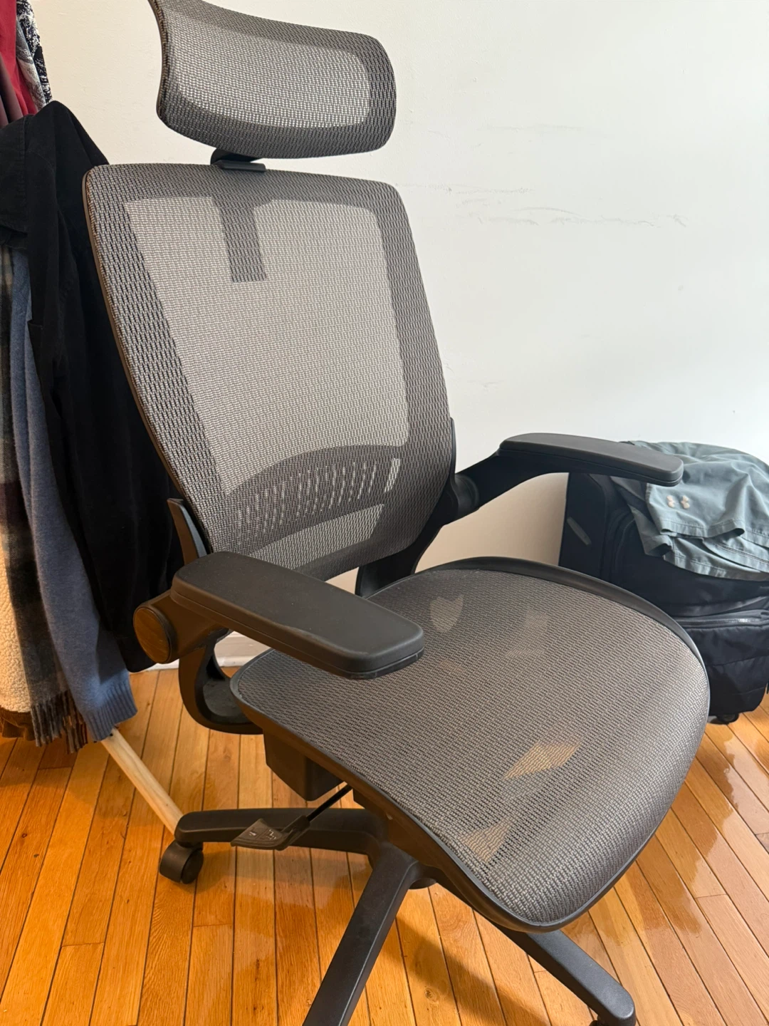 Amazing Basics Ergonomic Chair - photo 2