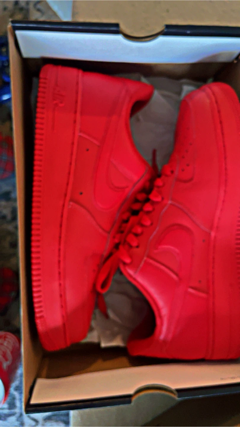 Nike Air Force 1 '07 LV8 Red Size 9.5 - photo 2
