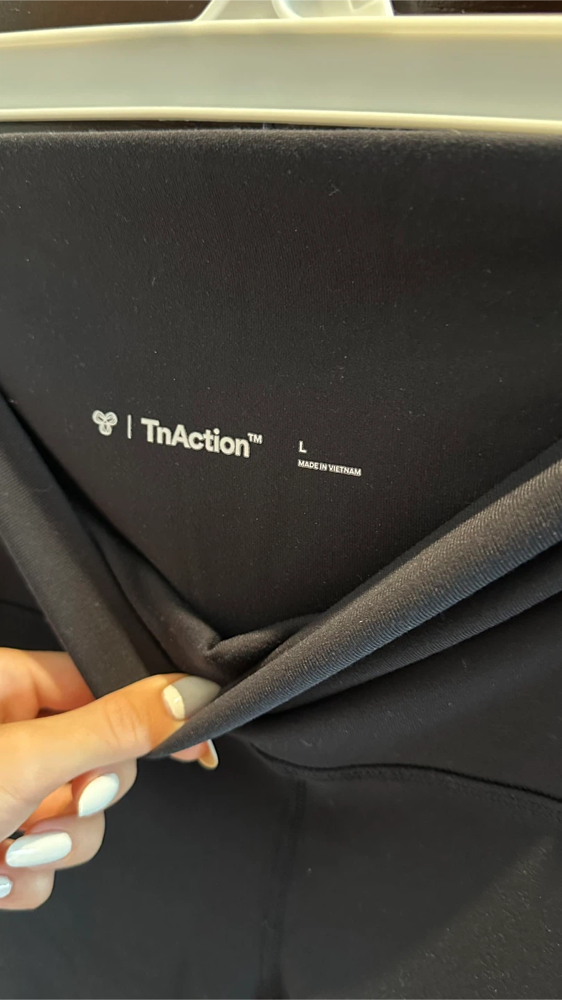 Aritzia - ThAction Black Leggings - Size L - photo 2