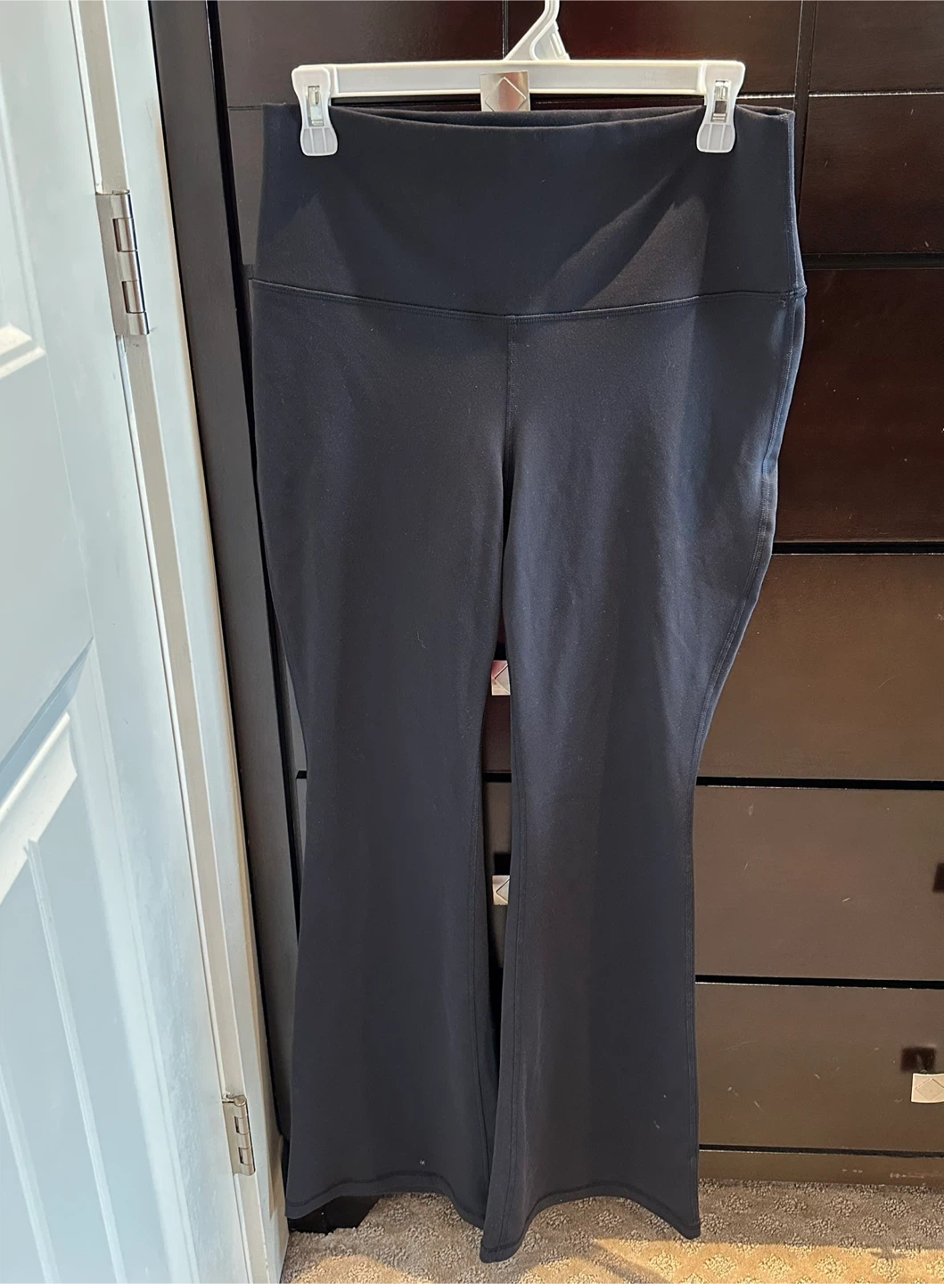 Aritzia - ThAction Black Leggings - Size L