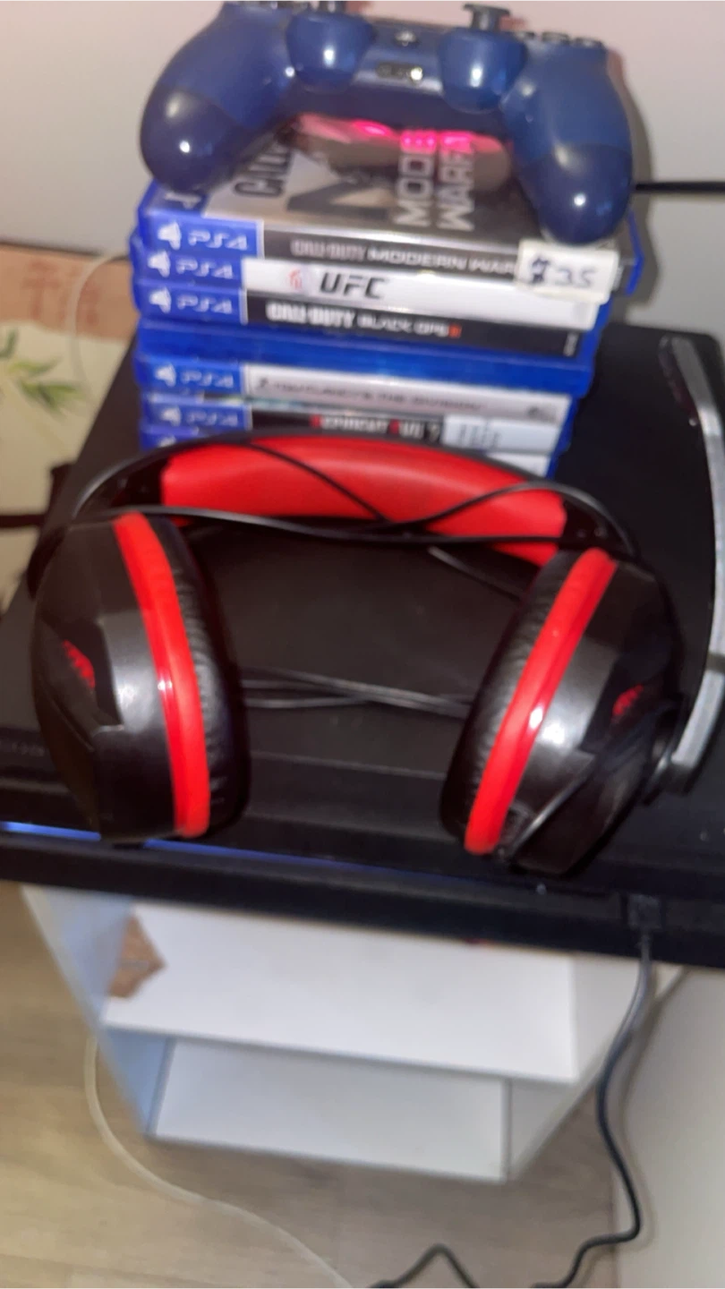 NEW PS4 pro 1TB /8games/ controller/headset - photo 4