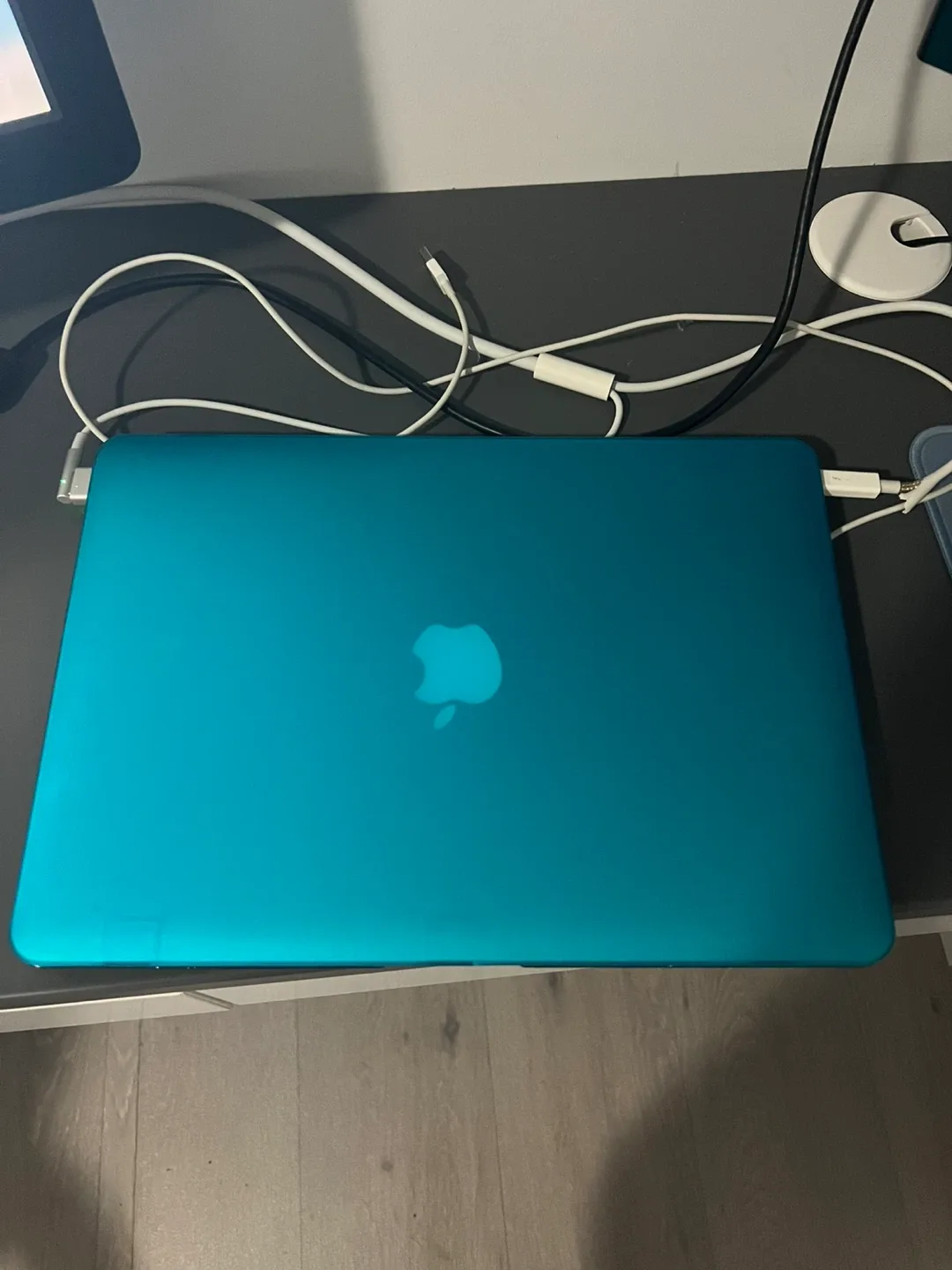 MacBook Air 13” 2015, i7, 8GB RAM, 250GB SSD image indicator(2)