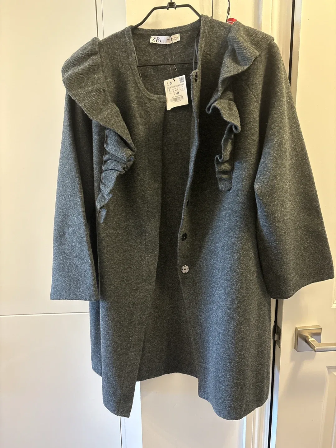 NWT Zara Grey Ruffle Detail Cardigan Size L thumbnail