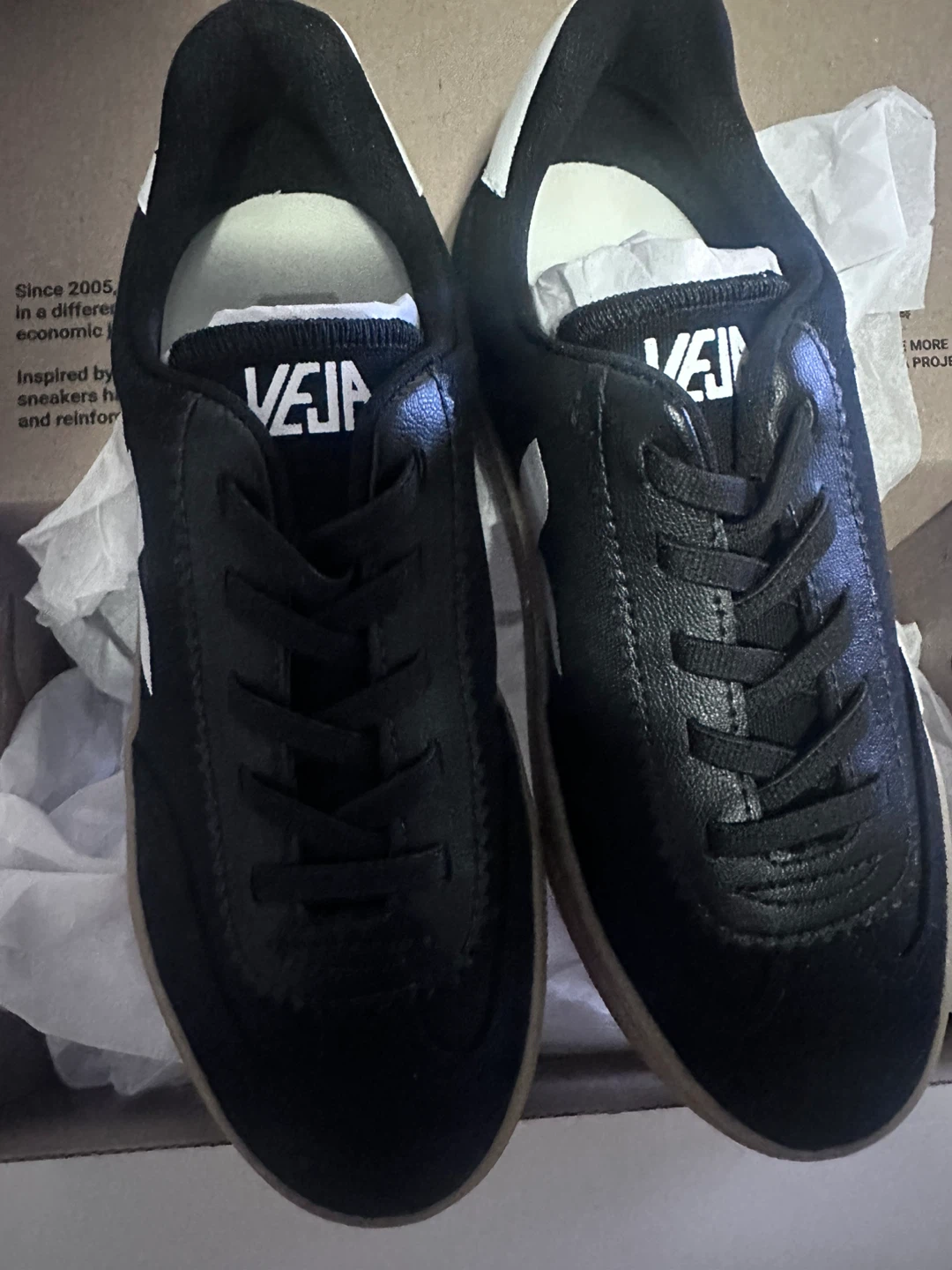 Veja Small Volley Canvas Black White - US 4