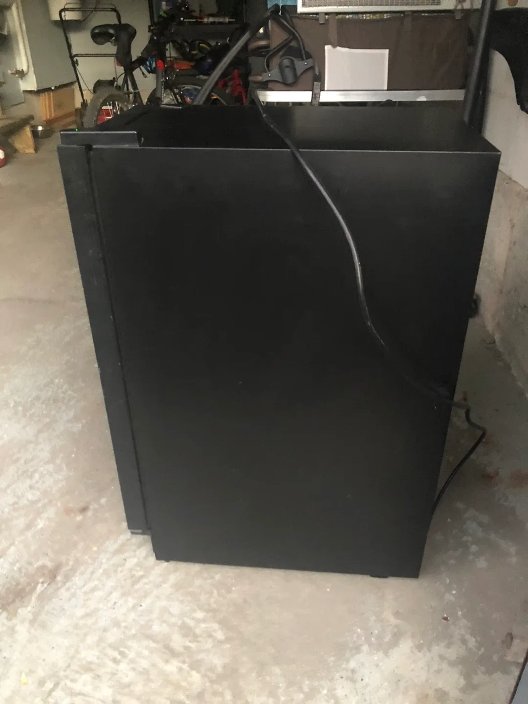 Wine Enthusiast Silent 18-Bottle Wine Refrigerator image indicator(4)