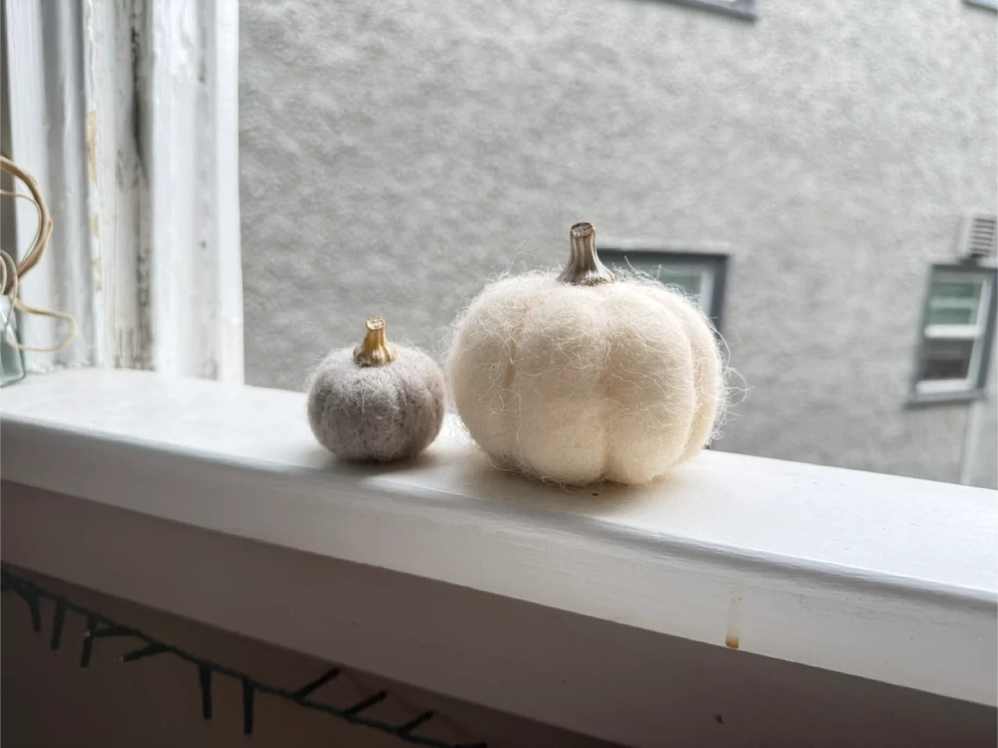Pair of felted pumpkins - neutral decor thumbnail