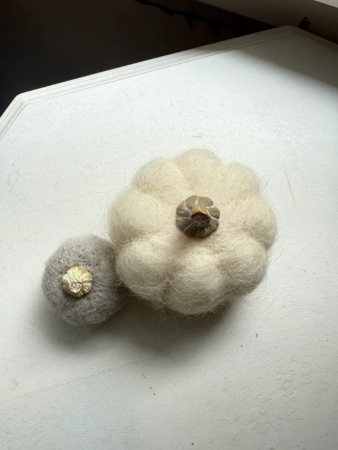 Pair of felted pumpkins - neutral decor image indicator(3)
