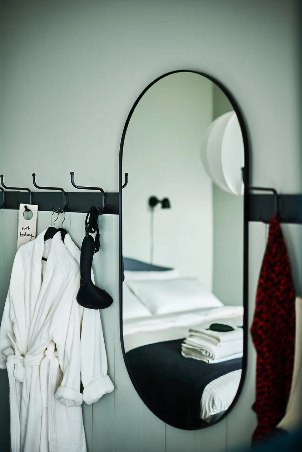 IKEA LINDBYN Mirror - Black thumbnail