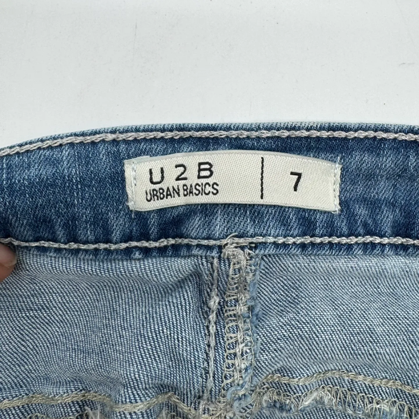 U2B Urban Basics Women's Distressed DenimShorts Size 7 image indicator(4)