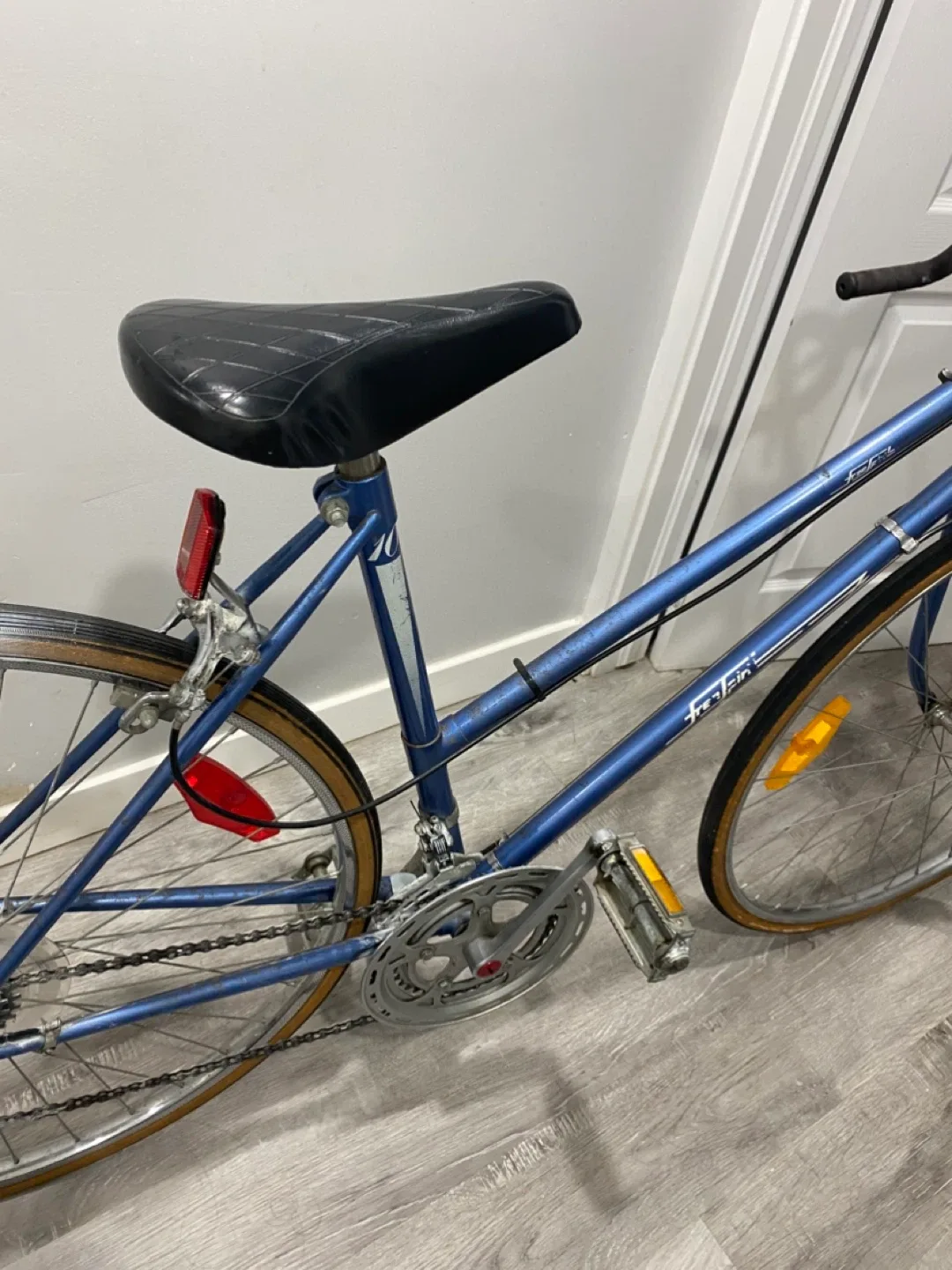 Vintage Old Road Bike image indicator(3)