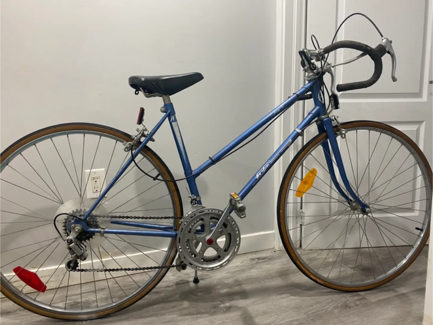 Vintage Old Road Bike image indicator(2)