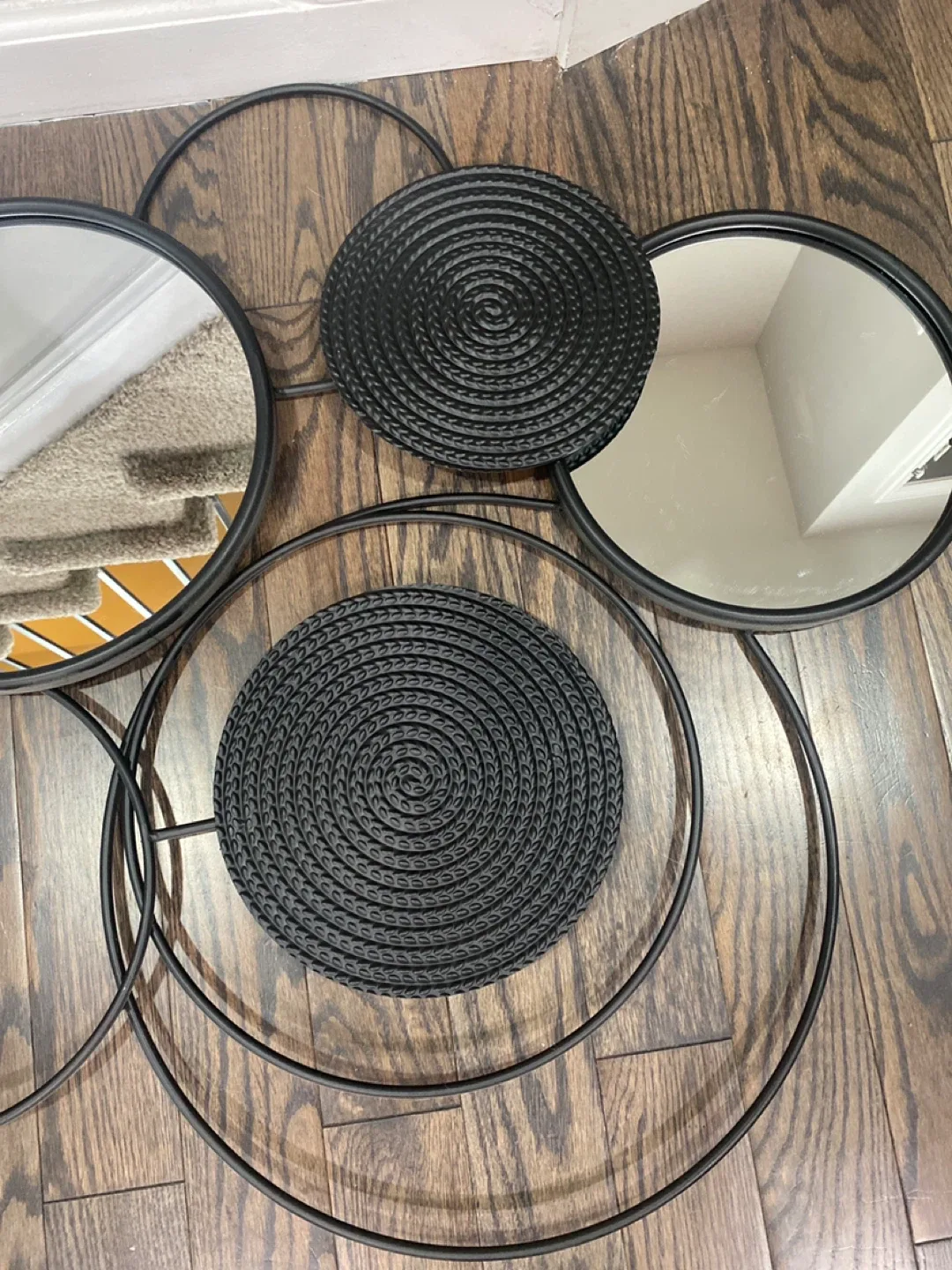 Black Round Mirror Wall Decor image indicator(2)