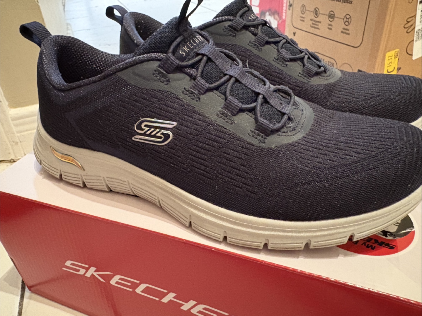 Skechers Arch Fit Vista Gleaming Navy - Women's Size 7.5 - photo 4
