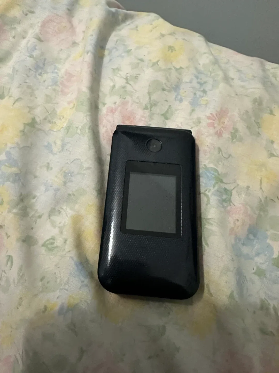 ZTE Flip Phone - Great Condition! image indicator(3)