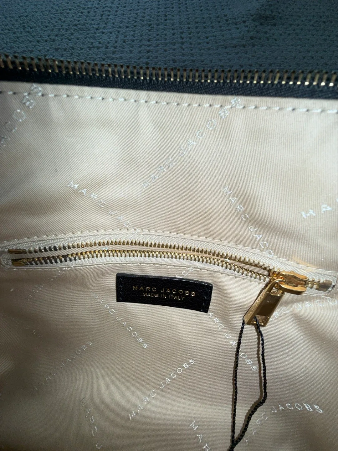 Marc Jacobs Wellington Fulton Bag (Black) image indicator(9)