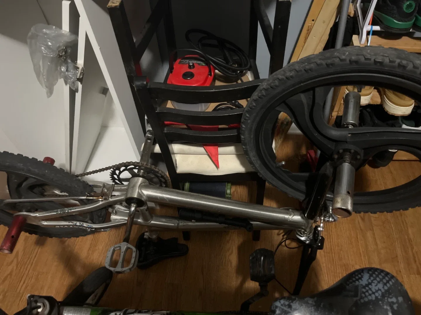 Mongoose FS20 Chaos BMX Bike image indicator(2)