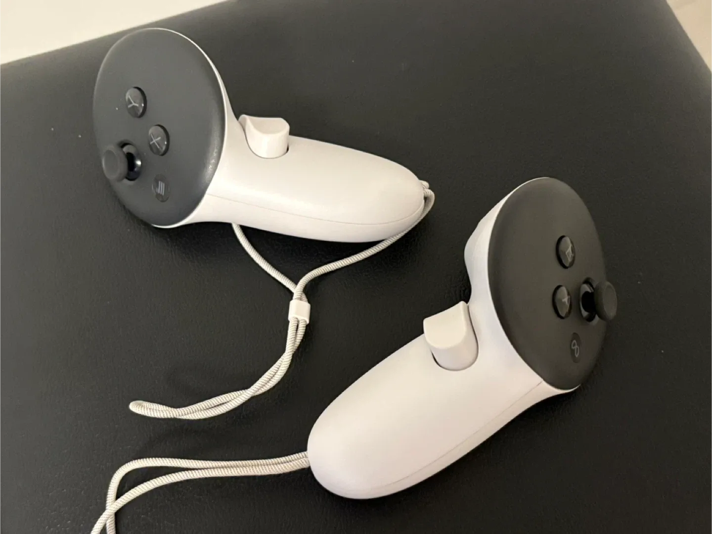 Meta Quest 2 VR Headset image indicator(5)