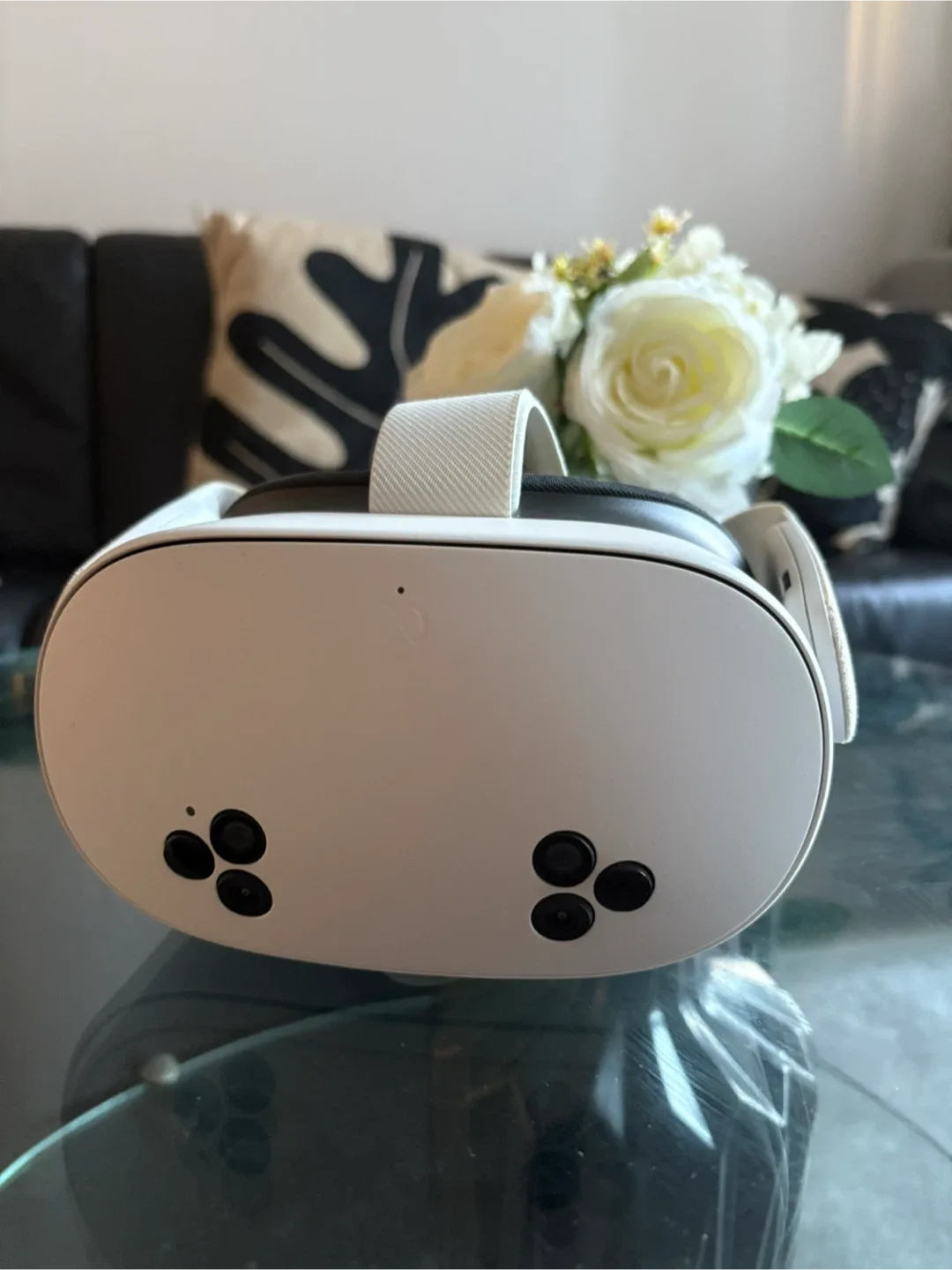 Meta Quest 2 VR Headset image indicator(2)