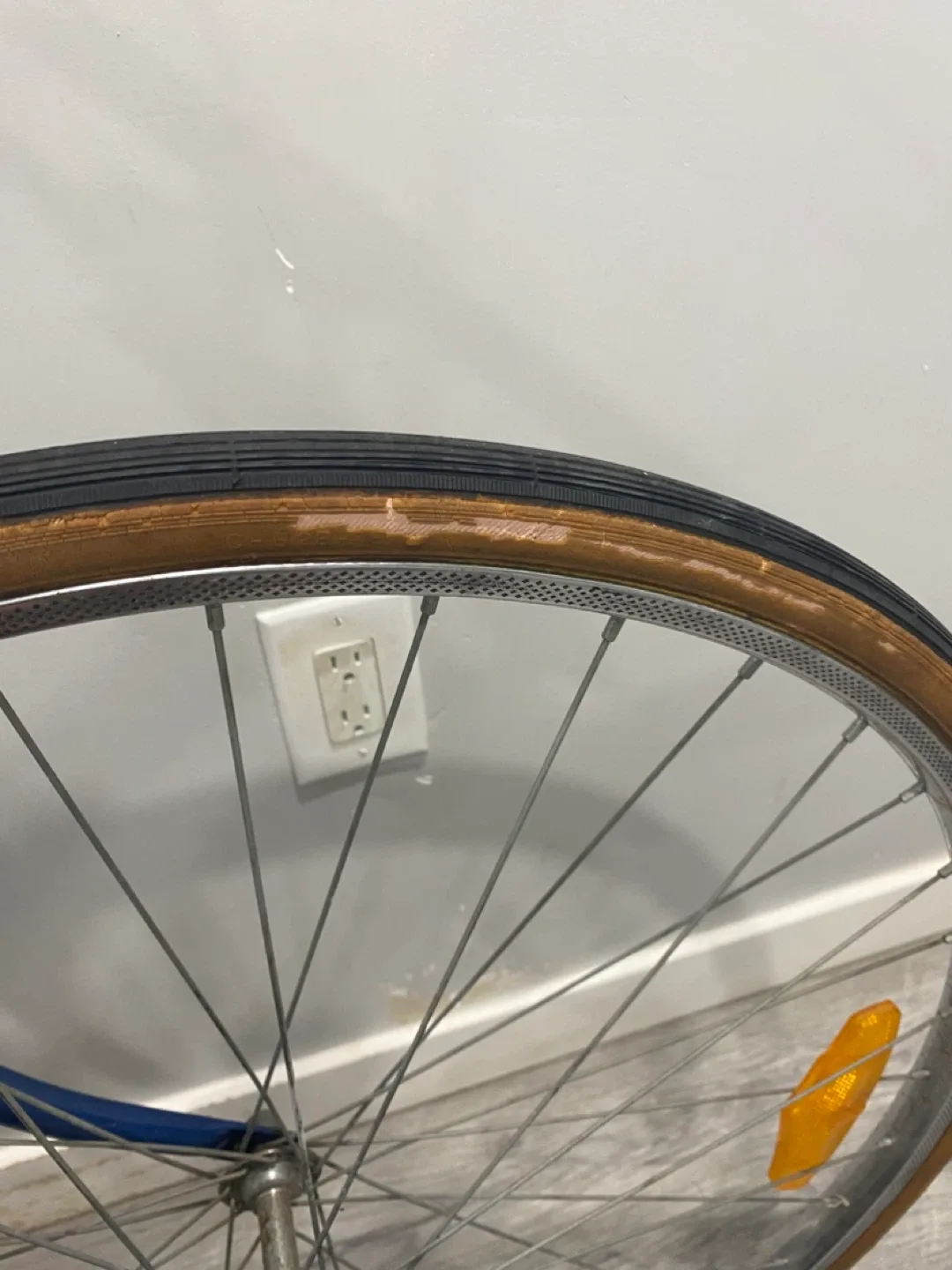 Vintage Old Road Bike image indicator(5)