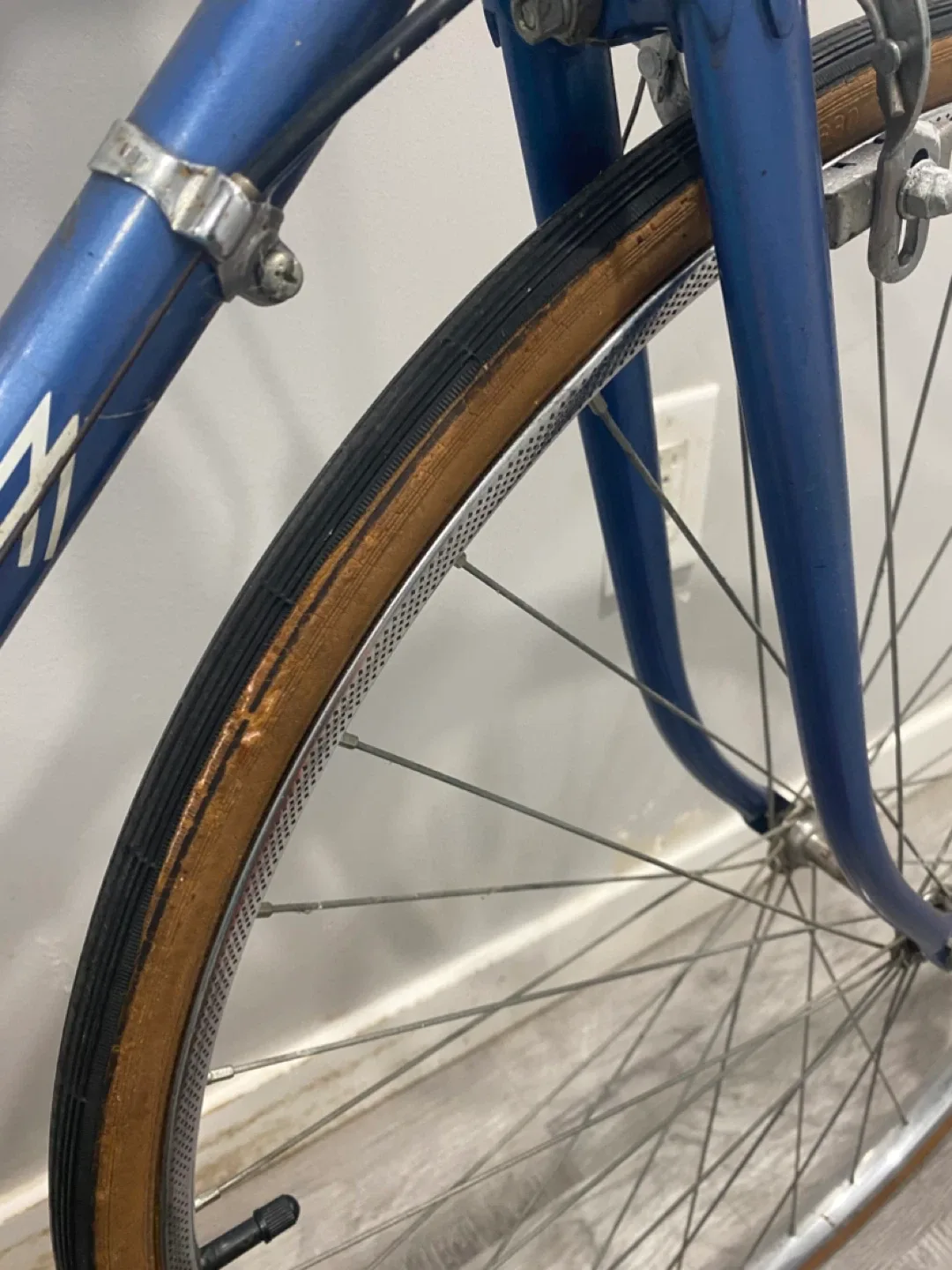 Vintage Old Road Bike image indicator(4)