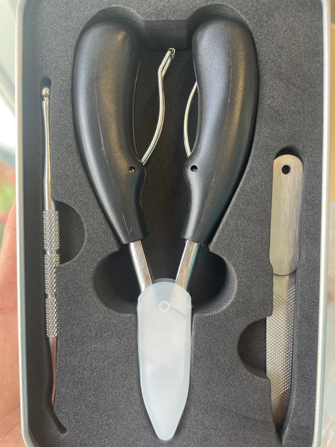 New Nail Care Set in Metal Case image indicator(3)