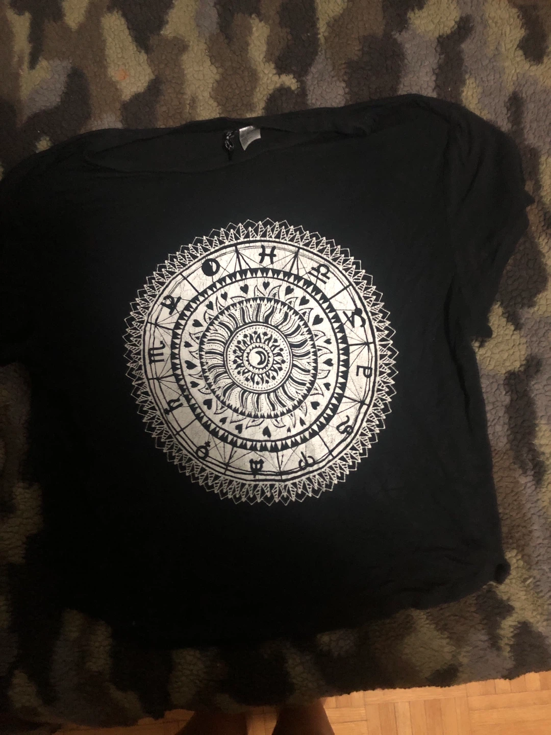 H&M Divided Black Graphic Tee - Size S