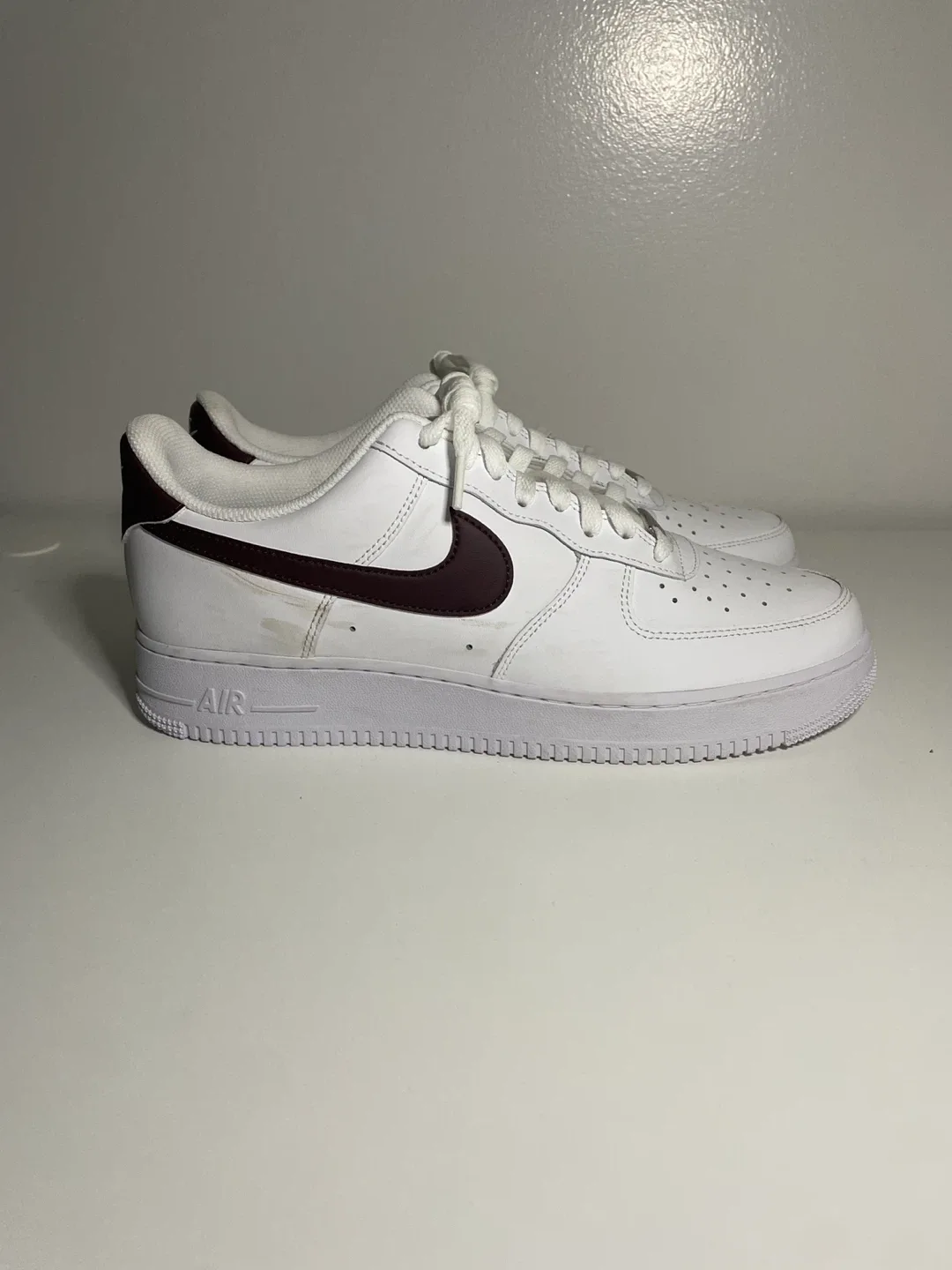 Nike Air Force 1 White/Burgundy Sneakers image indicator(3)