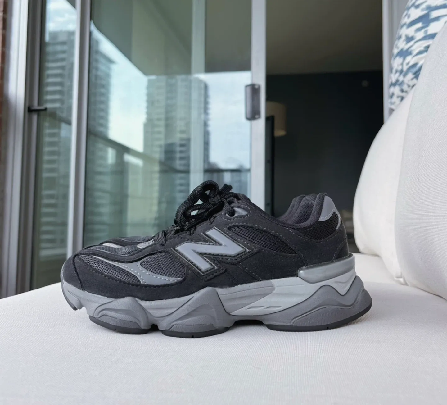 New Balance 9060 Size women’s 5 thumbnail